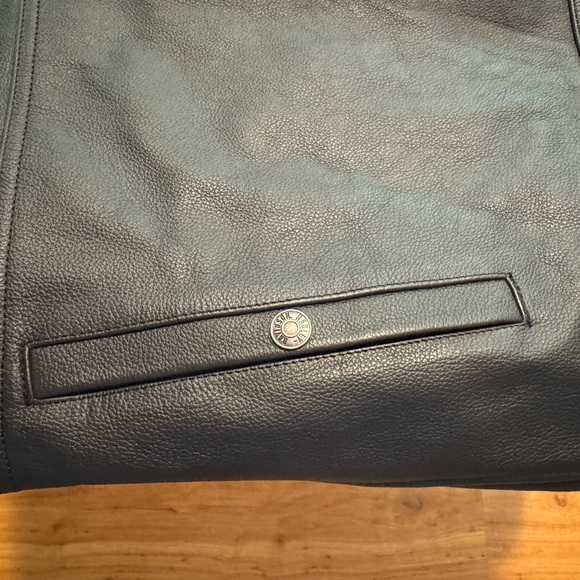 Harley Davidson Black Leather Vest - Picture 10 of 14